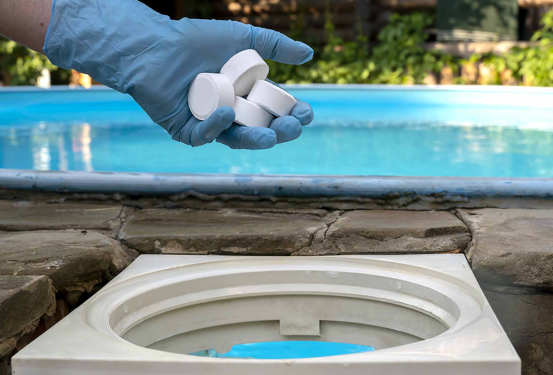 Overhead-Coverage-Hot-tubs-decksidepoolandspa